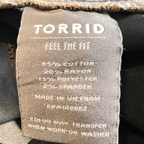 Torrid Plus Feel The Fit  Super Soft Pull On Denim Jeans - Picture 7 of 8